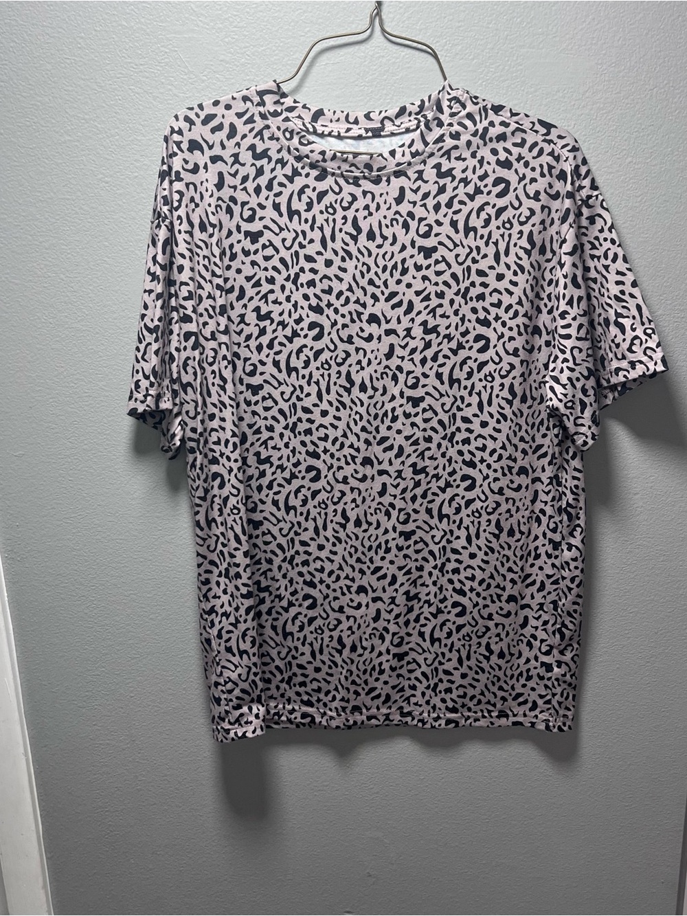 Dazy Women's Pink Leopard Print Short Sleeve Tee Size S